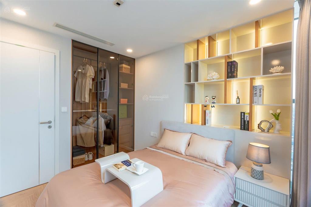 Nổi bật căn góc 3n trực tiếp cđt  full nội thất chỉ việc đến ở  chiết khấu 4%, vay bank 70%