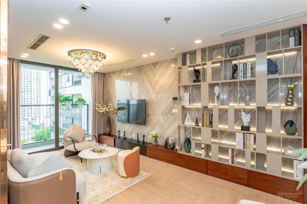 Nổi bật căn góc 3n trực tiếp cđt  full nội thất chỉ việc đến ở  chiết khấu 4%, vay bank 70%
