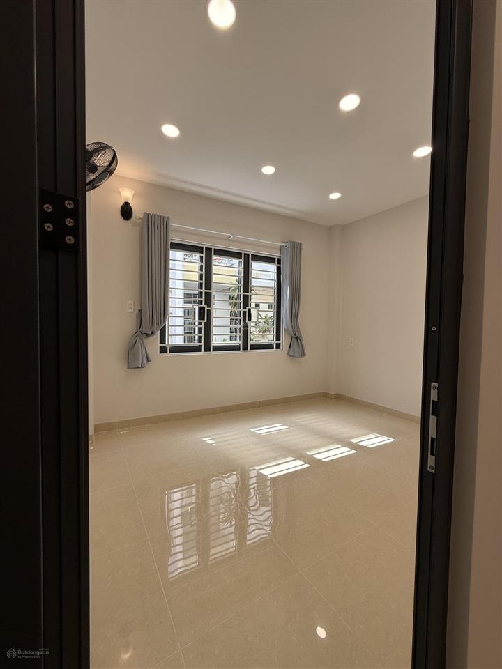 Cho thuê nhà nguyên căn dtsd 150m2