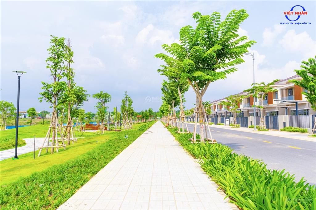 Biệt thự đơn lập suncasa central, thanh toán chỉ 2.4 tỷ nhận nhà ngay. cạnh highlands coffee