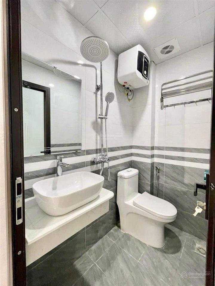 Cho thuê căn hộ 2n1k lạc long quân tây hồ 8 triệu
