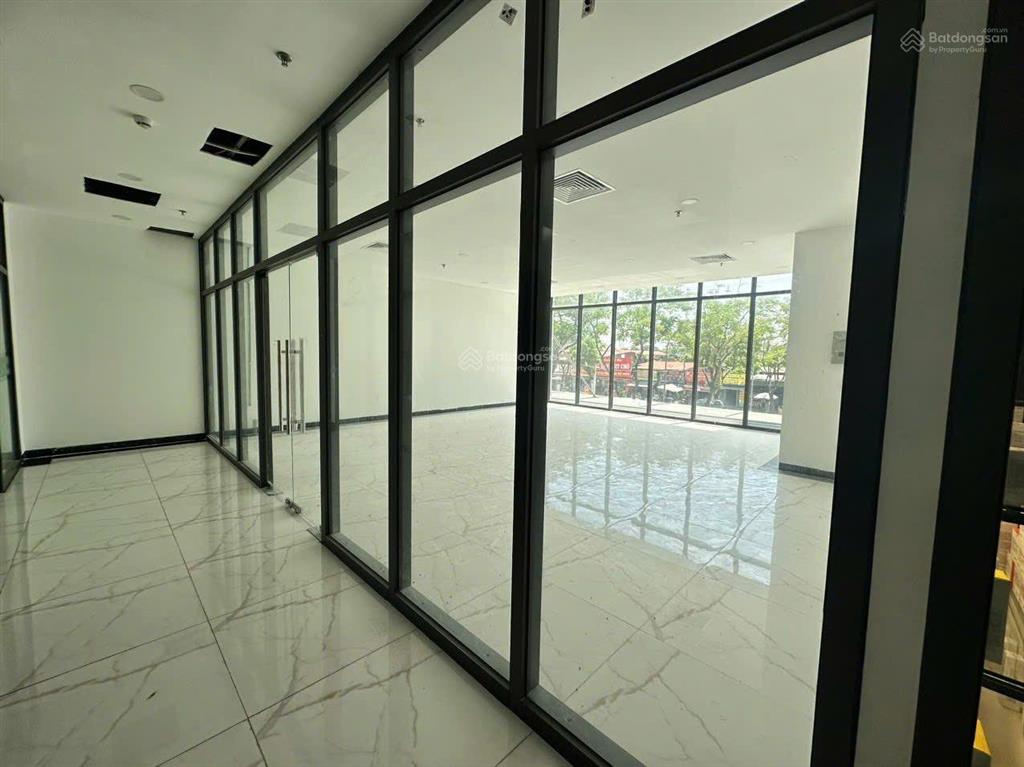 Cần bán căn thương mại tầng 3 phương đông green số 1 trần thủ độ, giá 3,65 tỷ.  0983 873 ***