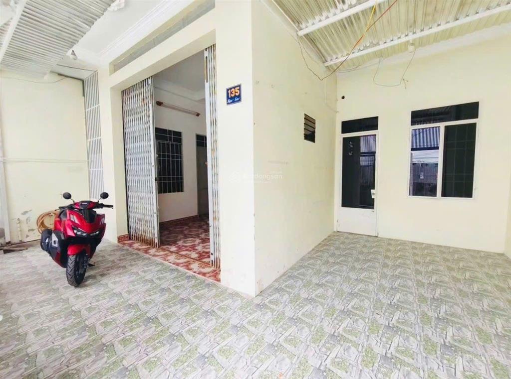 Nhân  nhà 2 tầng 8m ngang đường ngô đến