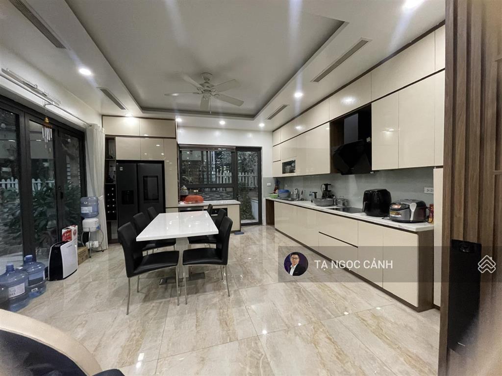 Cho thuê biệt thự view hồ 250m2 giá 26 triệu/th