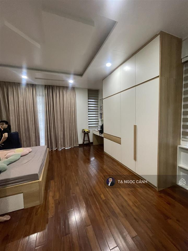 Cho thuê biệt thự view hồ 250m2 giá 26 triệu/th