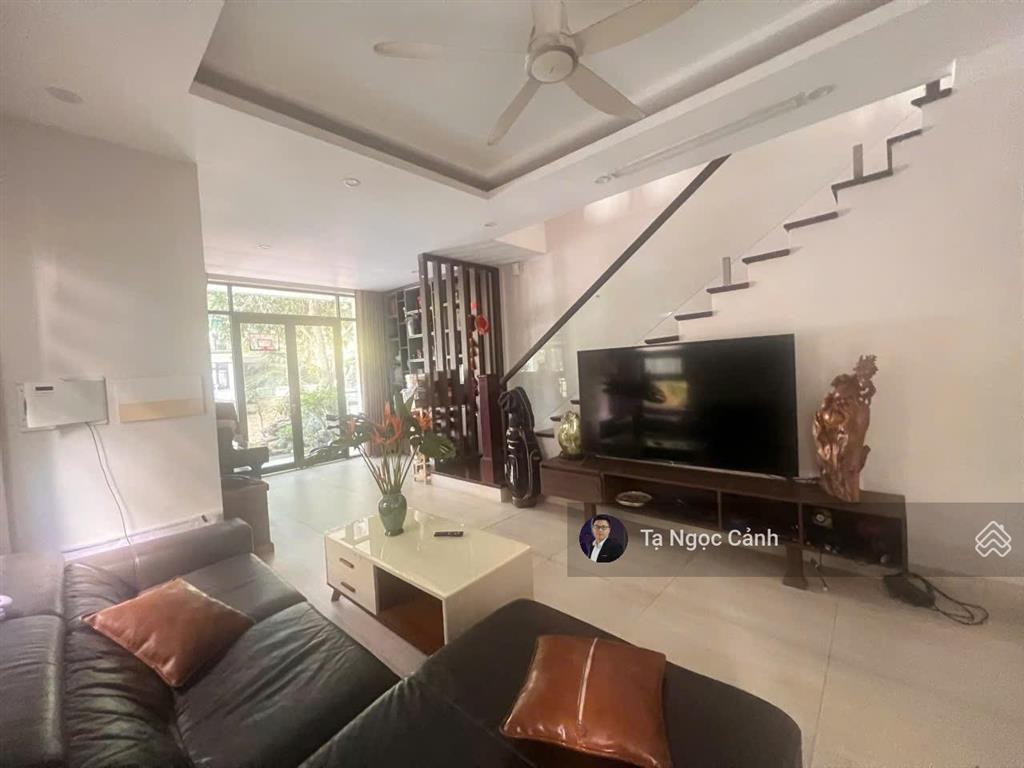 Bán biệt thự gần hồ vin thăng long 167m2 giá chỉ 28,6 tỷ