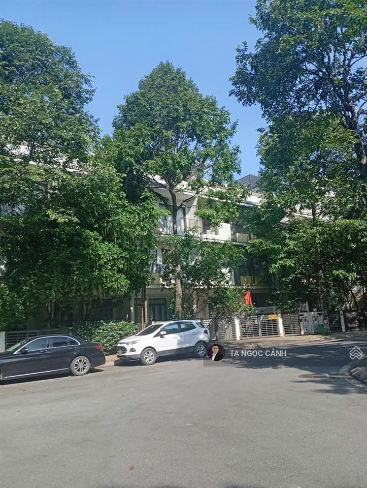 Bán nhà vuờn hoàn thiện mới, sân vuờn, hồ cá 50m2. giá mềm