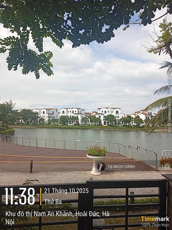 Cho thuê bt mặt hồ full nội thất 250m2, 25 triệu