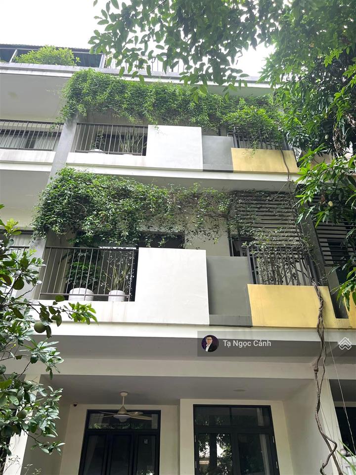 Liền kề 92m2 full đồ, sẵn sổ đỏ chỉ 18,8 tỷ