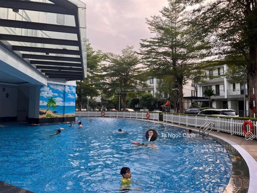 Liền kề 92m2 full đồ, sẵn sổ đỏ chỉ 18,8 tỷ