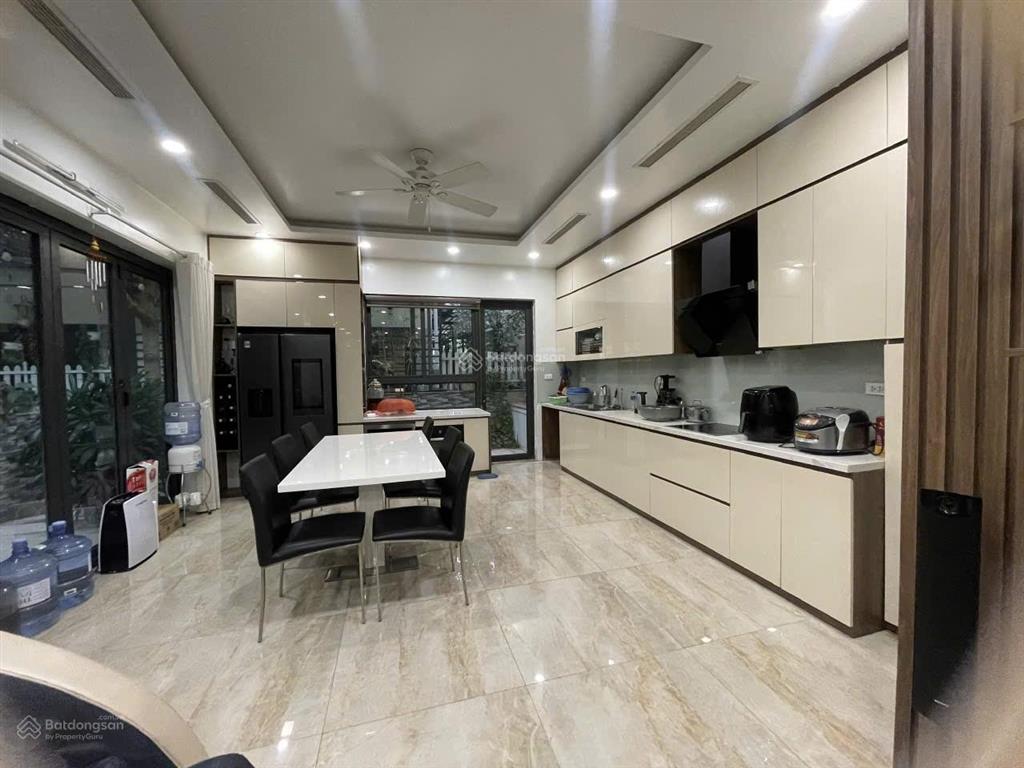 Biệt thự 154m2 vinhomes, đông nam, chỉ 22 triệu/tháng