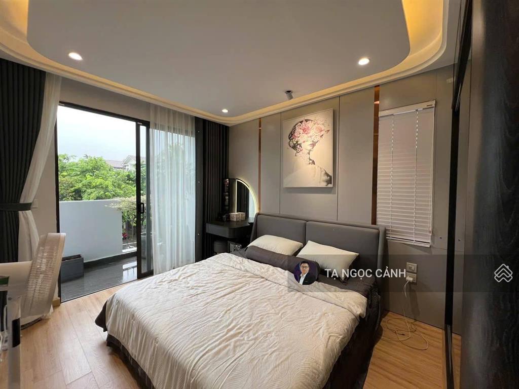 Bán nhanh căn liền kề full nội thất đẹp, giá chỉ nhỉnh 2x tỷ