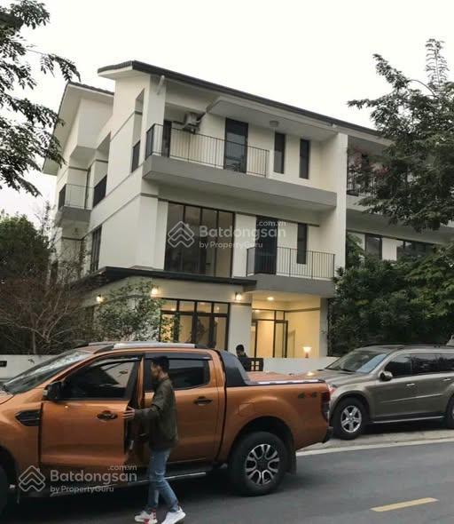 Biệt thự 232m², mặt đường long cảnh tây.