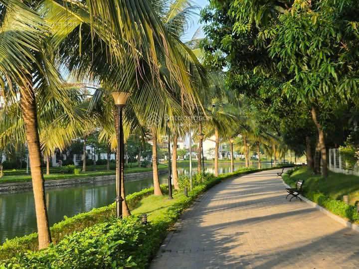 Liền kề 92 m2, view vườn hoa hướng mát, 18,8 tỷ thu về.