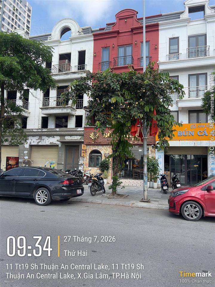 Em phúc gia lâm  cho thuê căn liền kề hải phát mặt view hồ siêu đẳng cấp  90m