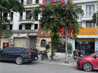 Em phúc gia lâm  cho thuê căn liền kề hải phát mặt view hồ siêu đẳng cấp  90m