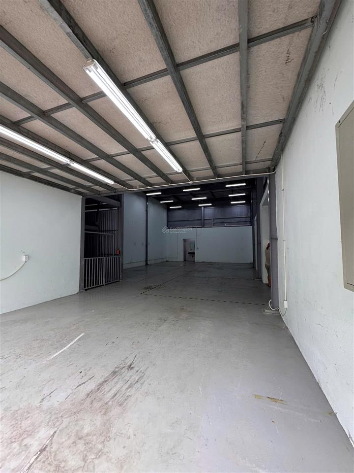 E. phúc gia lâm. cho thuê kho xưởng làng nghề kiêu kỵ  277m²  tổng sử dụng 500m²