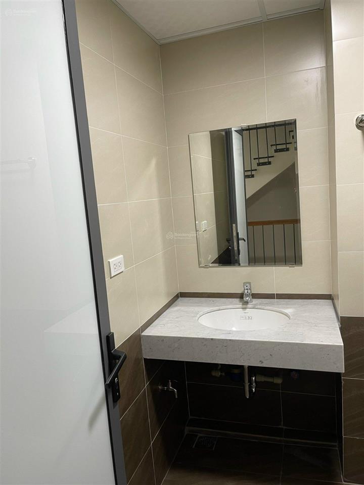 Em phúc gia lâm bán nhà mặt phố tại trâu quỳ, giá thỏa thuận, 90m2, 7 tầng  hot!