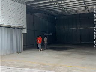 Em phúc cho thuê kho, nhà xưởng 230m2 tại xã đa tốn, giá tốt chỉ 15 triệu vnd/tháng