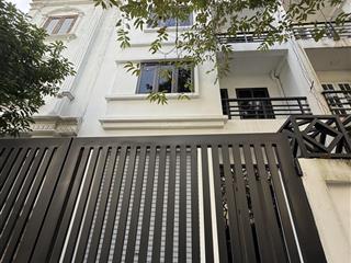 Em bán căn nhà liền kề, khu vip, gần 80m , đã hoàn thiện đẹp đẽ giá 22 tỷ  0394 338 ***