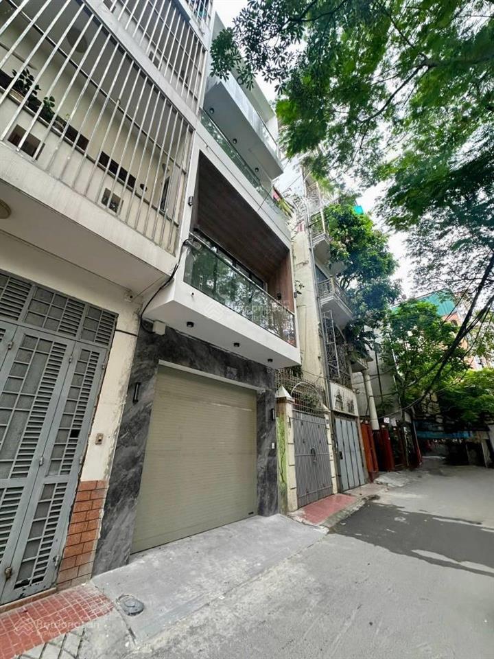 Bán nhà hoàng cầu. phân lô, gara ô tô, 2 thoáng, chủ thiện chí. 63m, mt 5m. không quy hoạch.