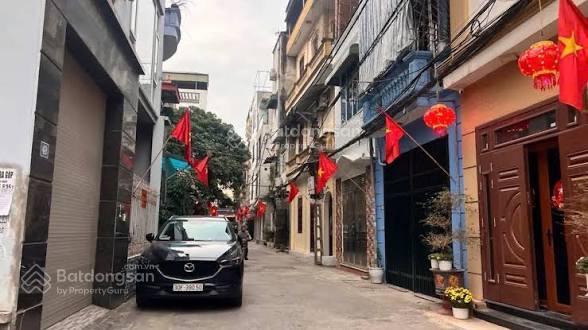Bán nhà hoàng cầu. phân lô, gara ô tô, 2 thoáng, chủ thiện chí. 63m, mt 5m. không quy hoạch.