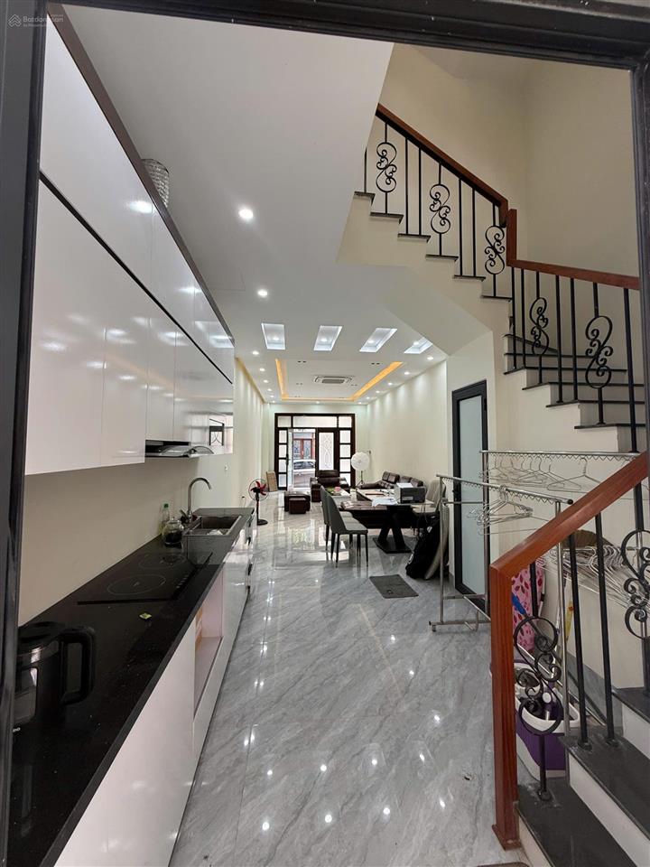 Cần bán nhanh căn liền kề tđ3 vinhomes oceanpark 3, hoàn thiện full, 9,3 tỷ có thương lượng