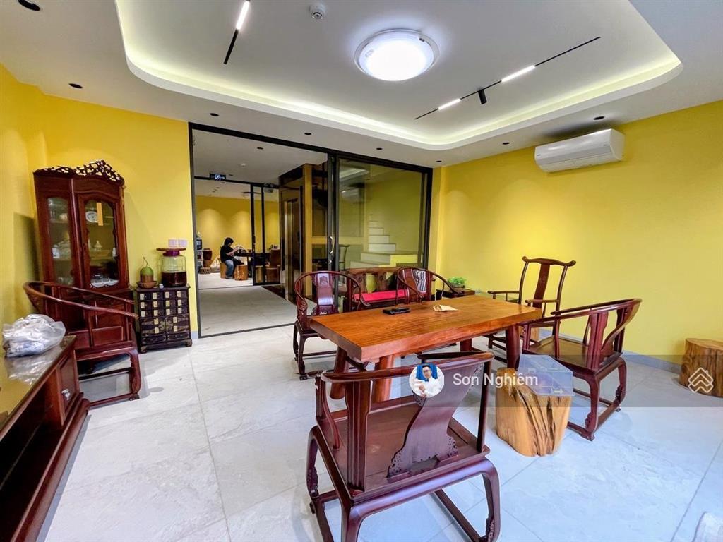 Hai bà trưng  phân lô  oto tránh  75m2 x 7 tầng thang máy  nhỉnh 23 tỷ