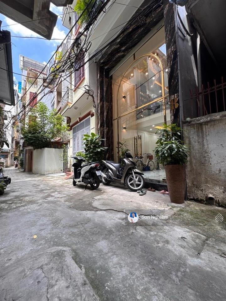 Bán nhà 6 tầng, 39m2 x 6 tầng ngay ngã tư sở nhỉnh 11 tỷ