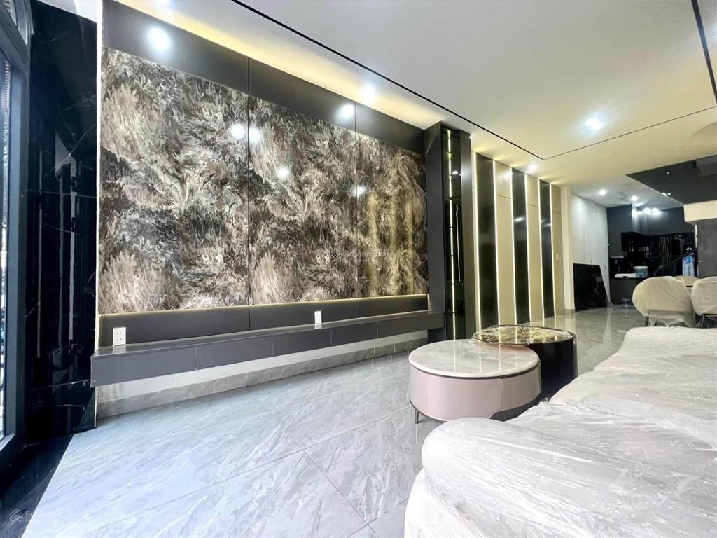 Chỉ 7 tỷ 3 nhà 3 tầng mt huỳnh ngọc huệ, cho thuê 20tr/tháng