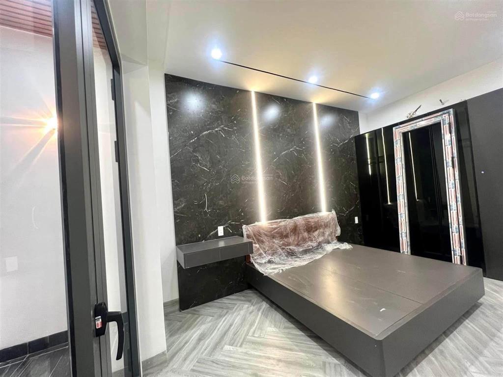 Chỉ 7 tỷ 3 nhà 3 tầng mt huỳnh ngọc huệ, cho thuê 20tr/tháng