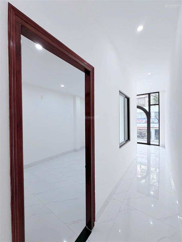 Chỉ với 12 tỷ 8 sở hữu ngay nhà 3 tầng mt hoàng diệu, đoạn 2 chiều gần acb bank