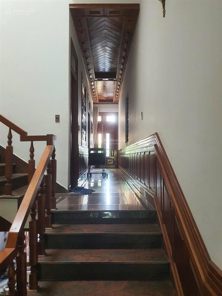 Cho thuê nhà mặt tiền 3 tầng đường lê quảng chí, hoà xuân, đà nẵng.  0963 642 ***