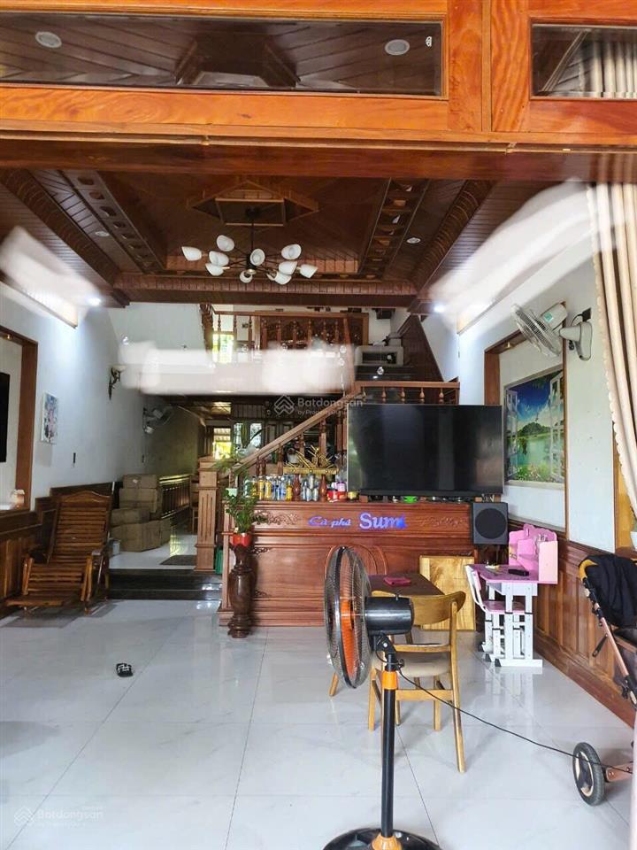 Cho thuê nhà mặt tiền 3 tầng đường lê quảng chí, hoà xuân, đà nẵng.  0963 642 ***
