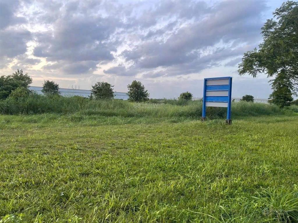 Lô đất 2 mặt tiền 30612m2 trong kcn giang điền hạn 8/2058 xây xưởng ok