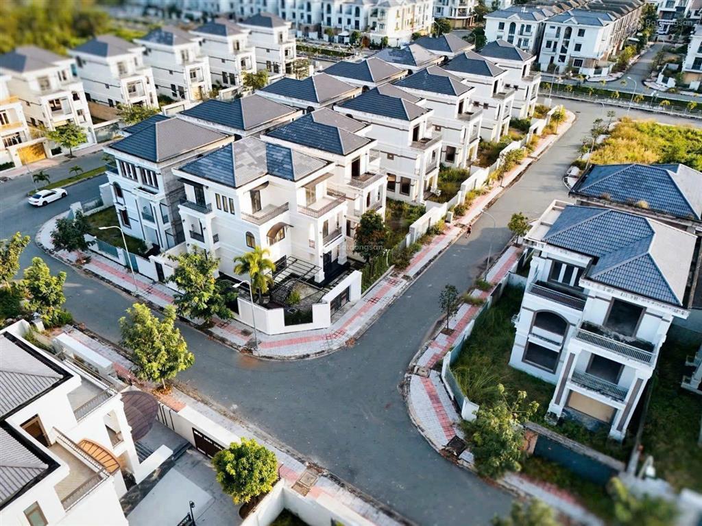 Biệt thự thô đơn lập bửu long trấn biên  đường nhựa nội khu rộng rãi, vỉa hè, dt 300m2, dts 315m2