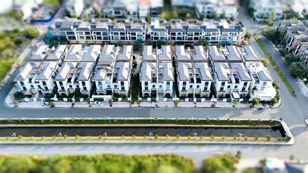 Biệt thự thô đơn lập bửu long trấn biên  đường nhựa nội khu rộng rãi, vỉa hè, dt 300m2, dts 315m2