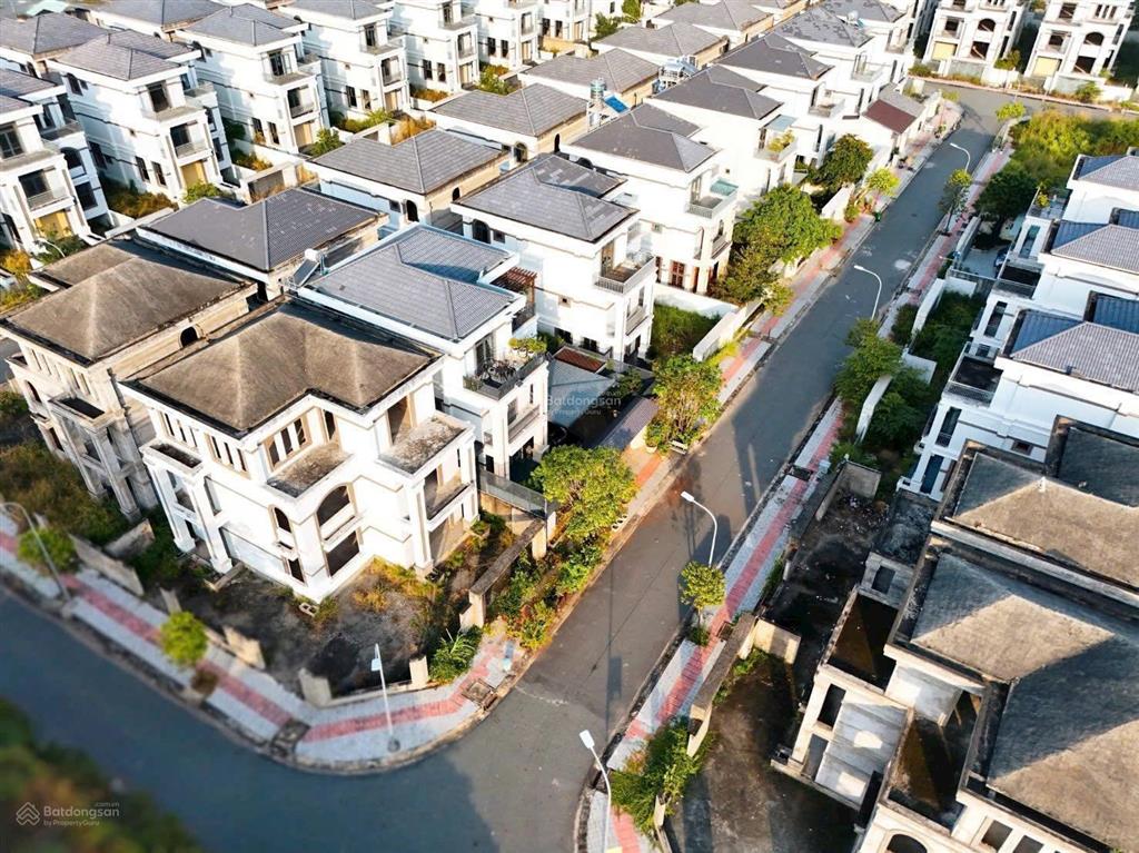 Biệt thự thô đơn lập bửu long trấn biên  đường nhựa nội khu rộng rãi, vỉa hè, dt 300m2, dts 315m2