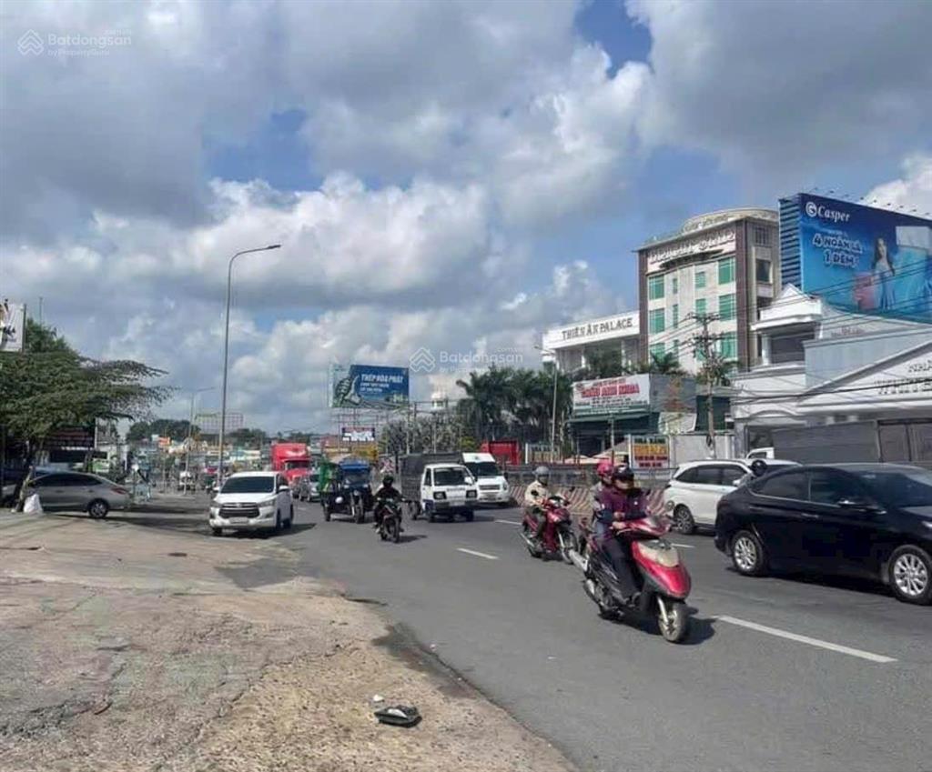 10tỷ 500,ngay vòng xoay cổng chào tam hiệp, bán gấp nhà mặt tiền quốc lộ 1a, cầu suối linh