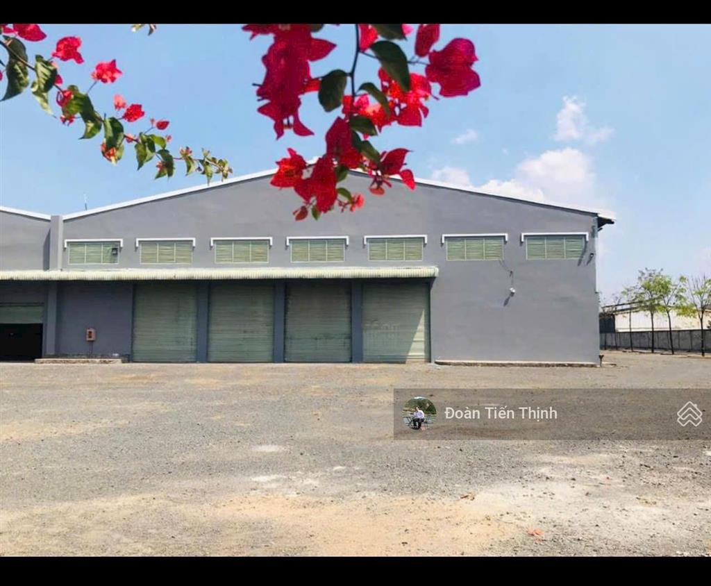 Bán nhà xưởng 2 mặt tiền có 6000m skc, dt đất 14 000m2, 1.4 ha tại phường phước tân  đồng nai