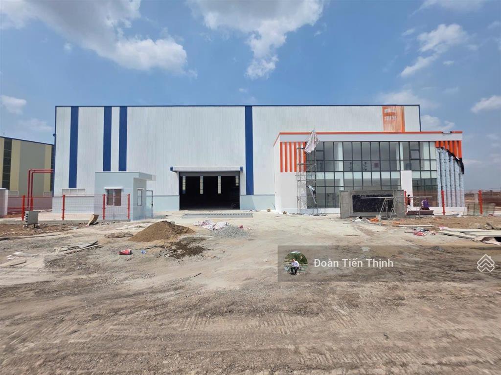 Bán xưởng tiếp nhận xi mạ, phân bón kcn long an (mới 100%)
diện tích đất 3.800m2 (thời hạn 2069).