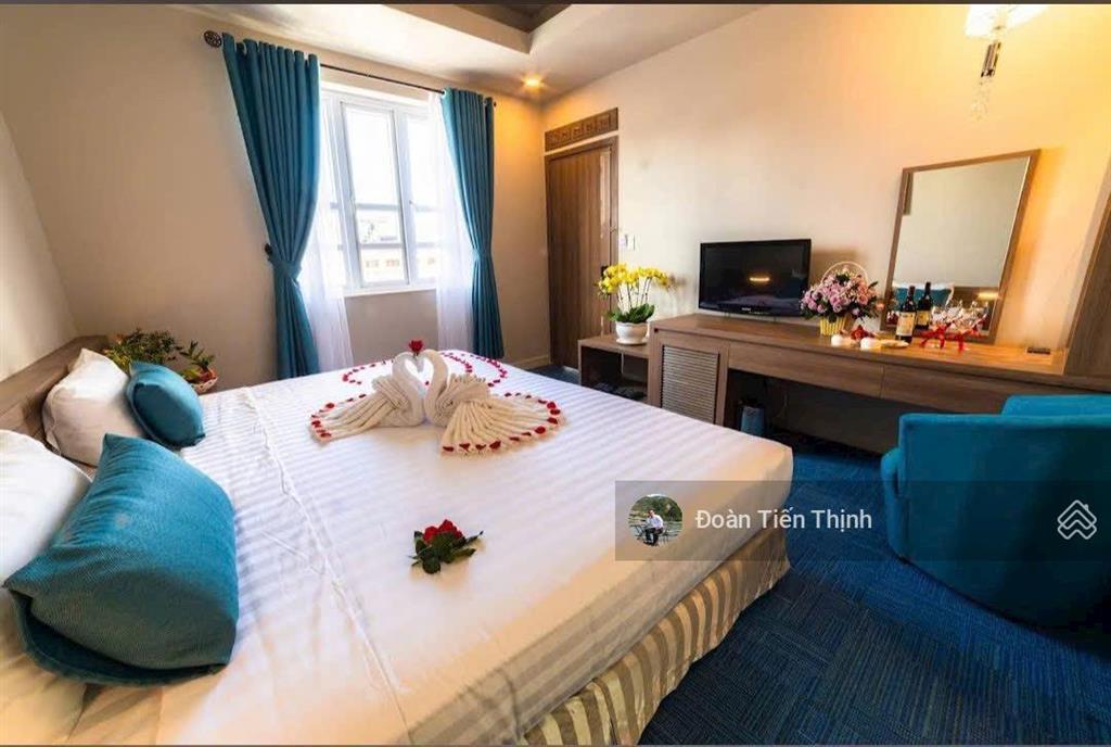 Cho thuê nguyên căn biệt thự 1 trệt 2 lầu full nội thất cơ bản tại khu trung tâm phường thống nhất