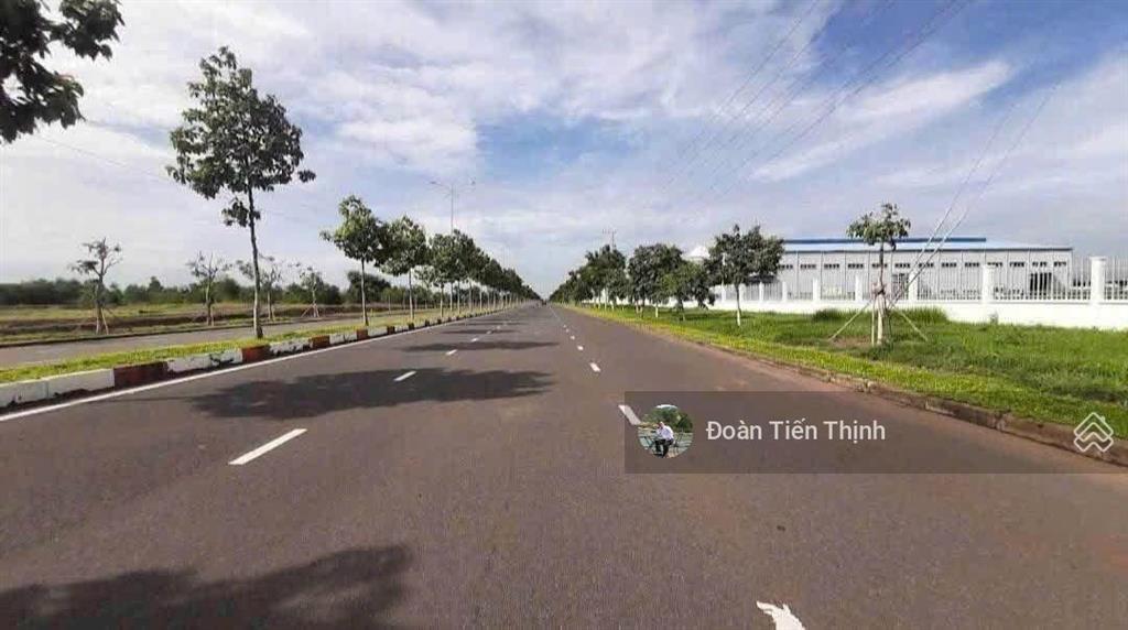 Bán lô đất 100.000m2 (10 hec) loại đất skk, vị trí lô đất nằm trong kcn châu đức bà rịa, vũng tàu