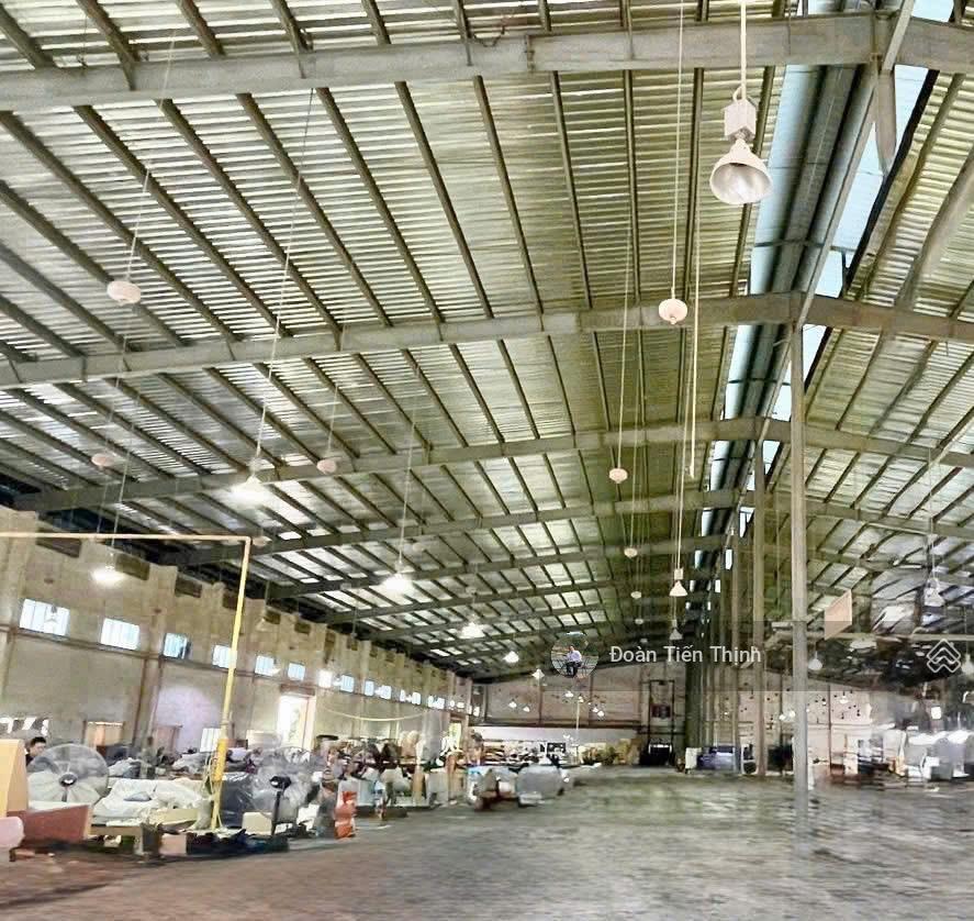  bán xưởng kcn nhơn trạch 30.000 m2 chỉ 7 triệu usd
 dt 30.000 m2
 dt xưởng 21.000 m2