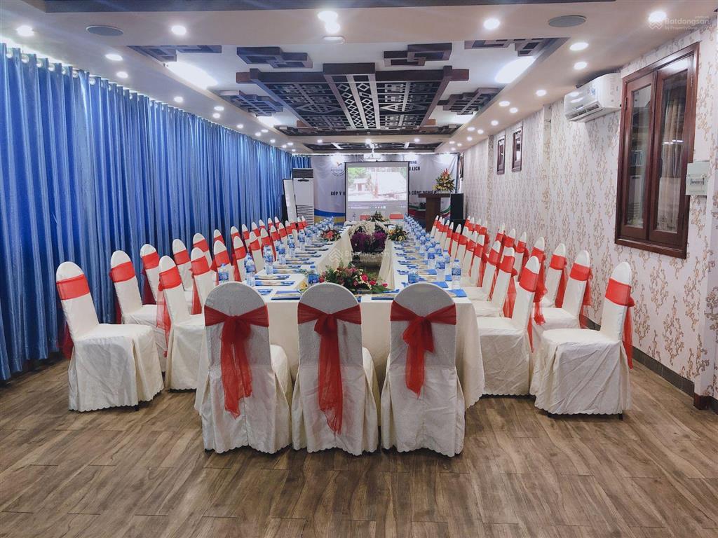 Cho thuê khách sạn tại bình dương  3 sao  60 phòng  mặt tiền ql13  ngang 20m  8 tầng