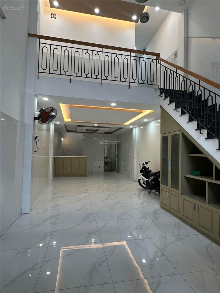 Nhà lạc long quân tân bình  8 tỷ 8 ngang hiếm 4.4m  2pn gần bv thống nhất