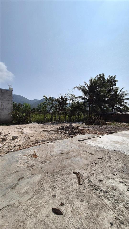 Chỉ 1 tỷ 280tr lô đất full thổ cư sổ hồng riêng hẻm 1 đường bình hòa, phước hạ, nam nha trang