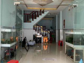 cần tiền bán gấp nhà 1 trệt 1 lầu đường xe hơi