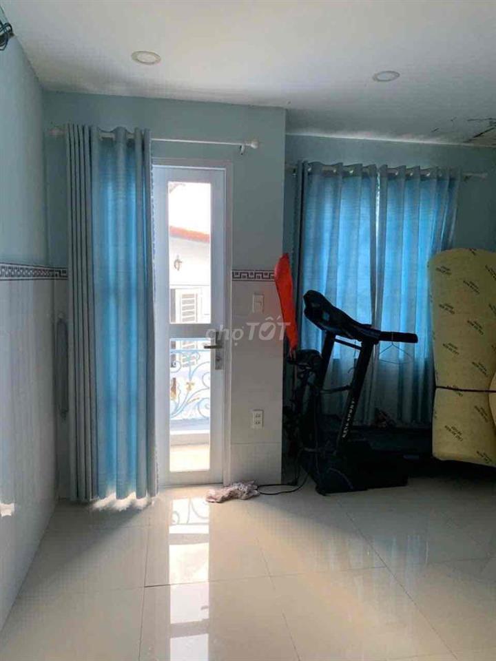 cần tiền bán gấp nhà 1 trệt 1 lầu đường xe hơi