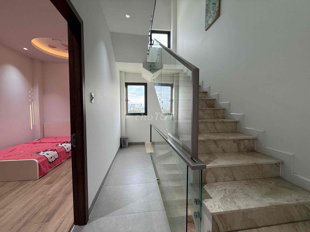 NHÀ CUỐI ĐƯỜNG NGUYỄN OANH GÒ VẤP NGAY CẦU VƯỢT NGÃ TƯ GA